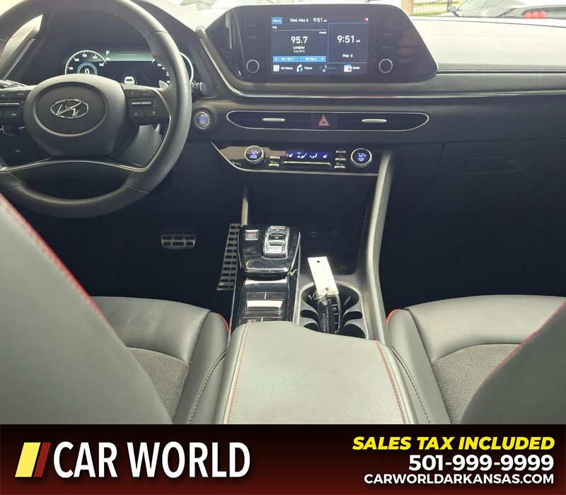 Hyundai Sonata Vehicle Full-screen Gallery Image 18