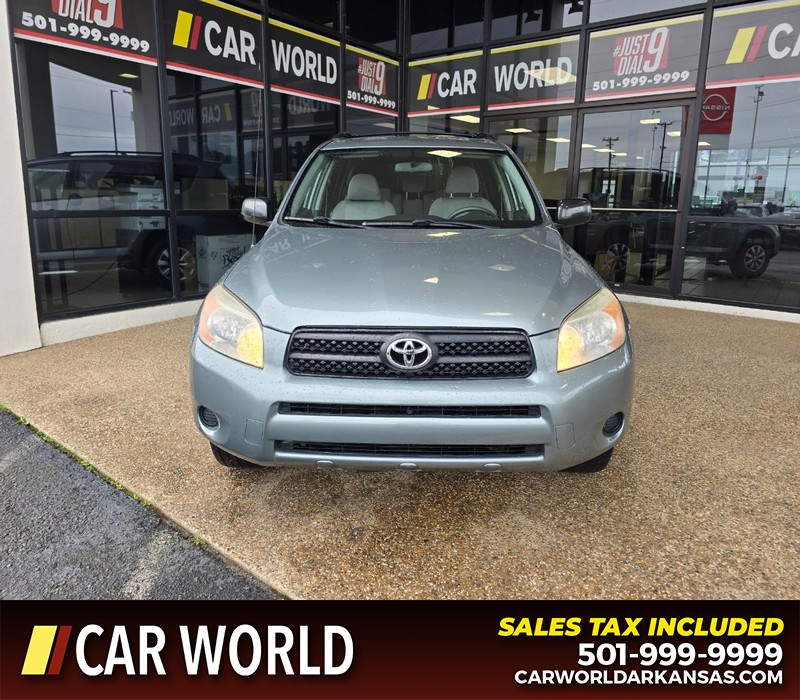 Toyota RAV4 Vehicle Full-screen Gallery Image 2