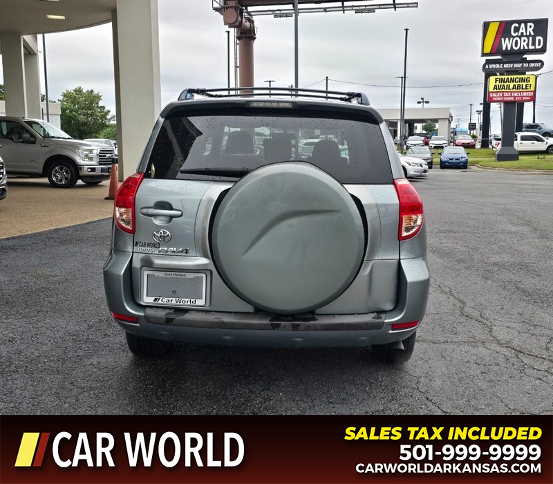 Toyota RAV4 Vehicle Full-screen Gallery Image 5