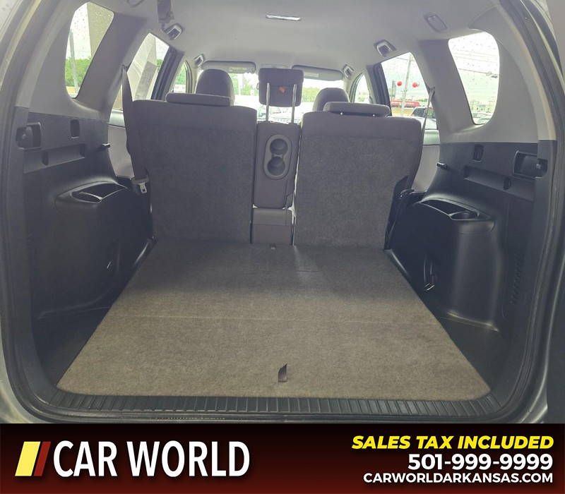 Toyota RAV4 Vehicle Full-screen Gallery Image 13