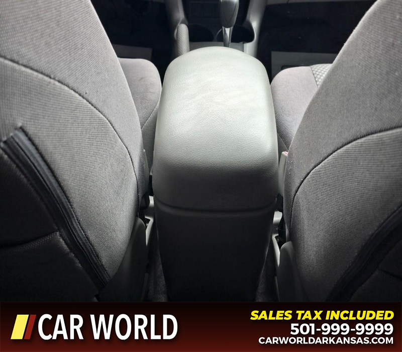 Toyota RAV4 Vehicle Full-screen Gallery Image 19