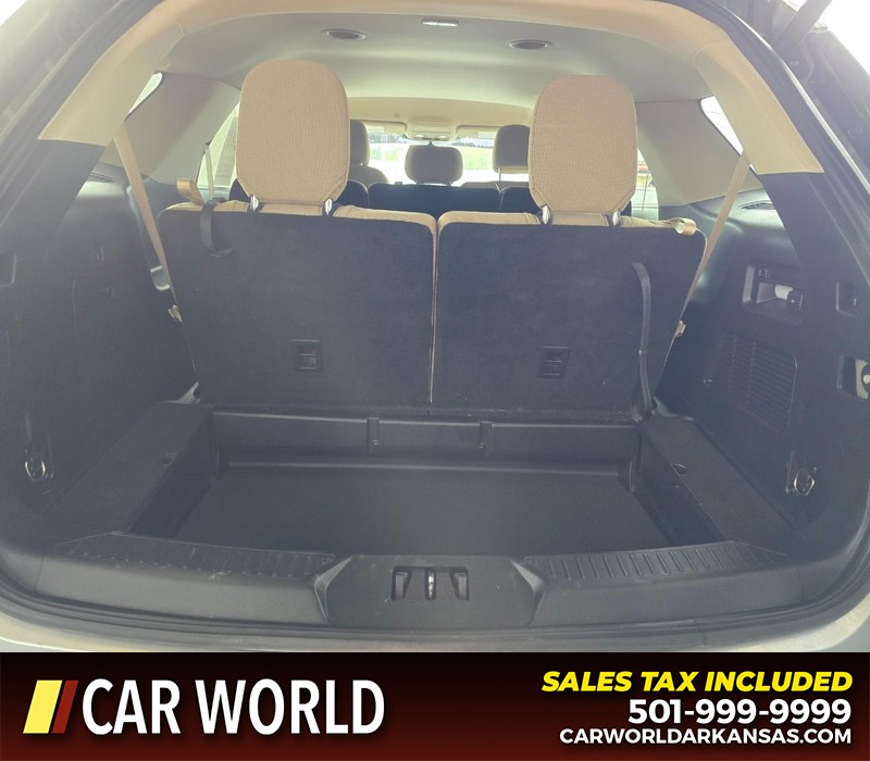 Ford Explorer Vehicle Full-screen Gallery Image 16