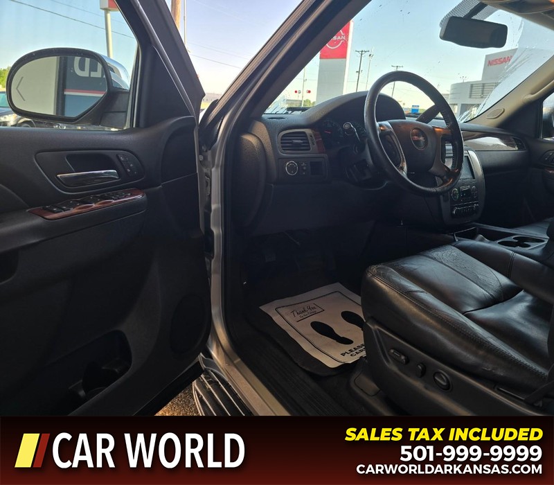 GMC Yukon Vehicle Full-screen Gallery Image 7