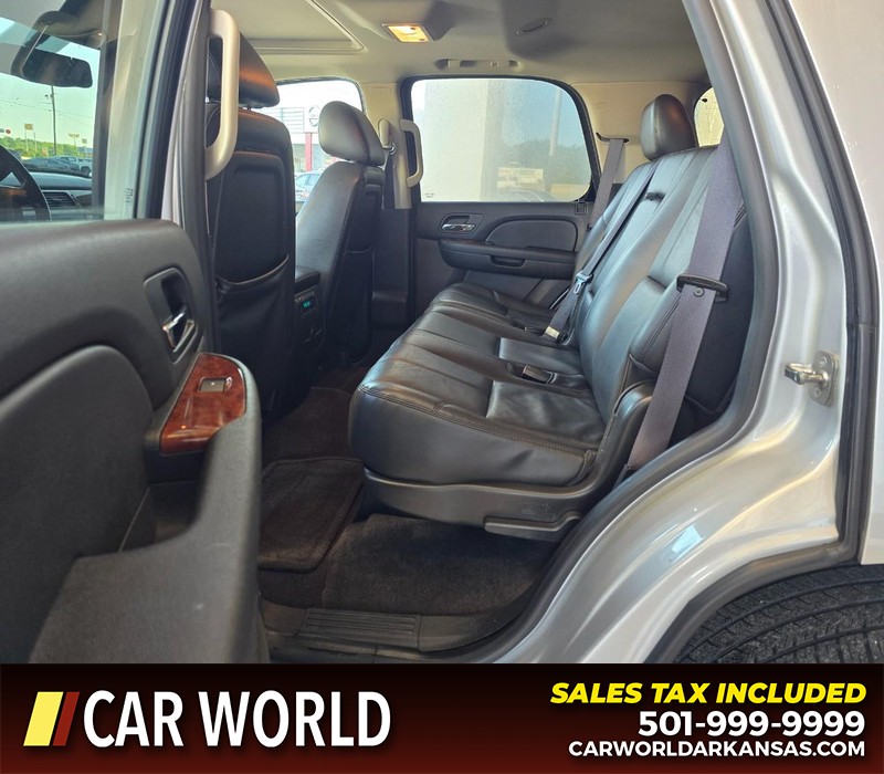 GMC Yukon Vehicle Full-screen Gallery Image 10