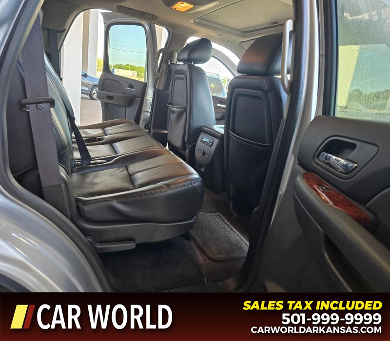 GMC Yukon Vehicle Full-screen Gallery Image 13