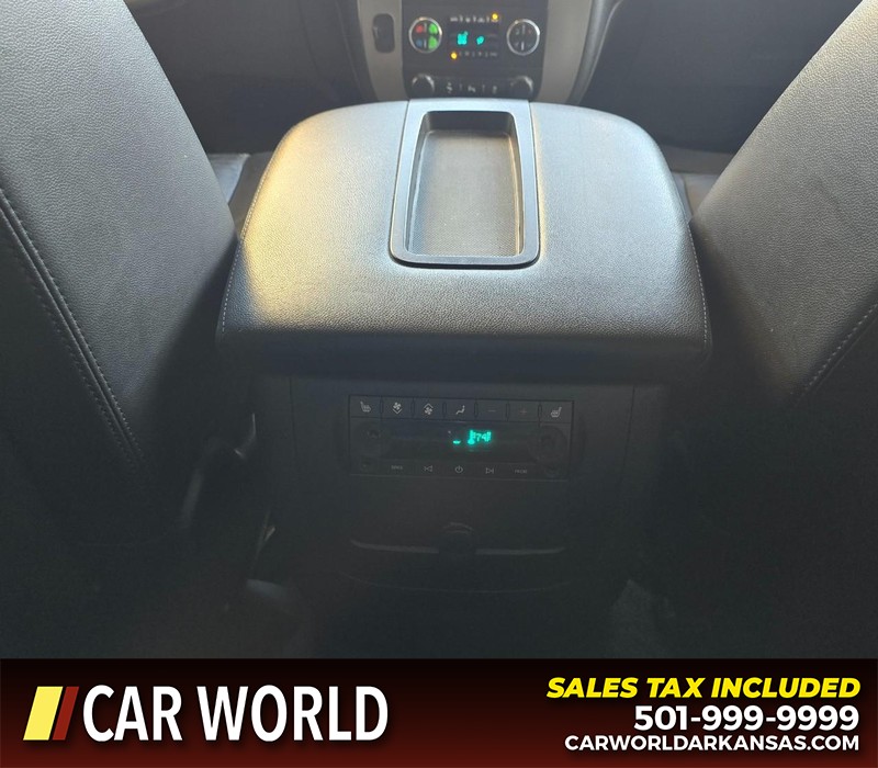 GMC Yukon Vehicle Full-screen Gallery Image 24