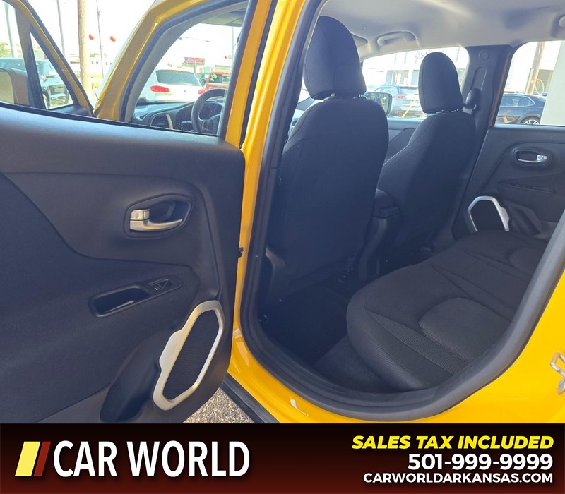 Jeep Renegade Vehicle Full-screen Gallery Image 8