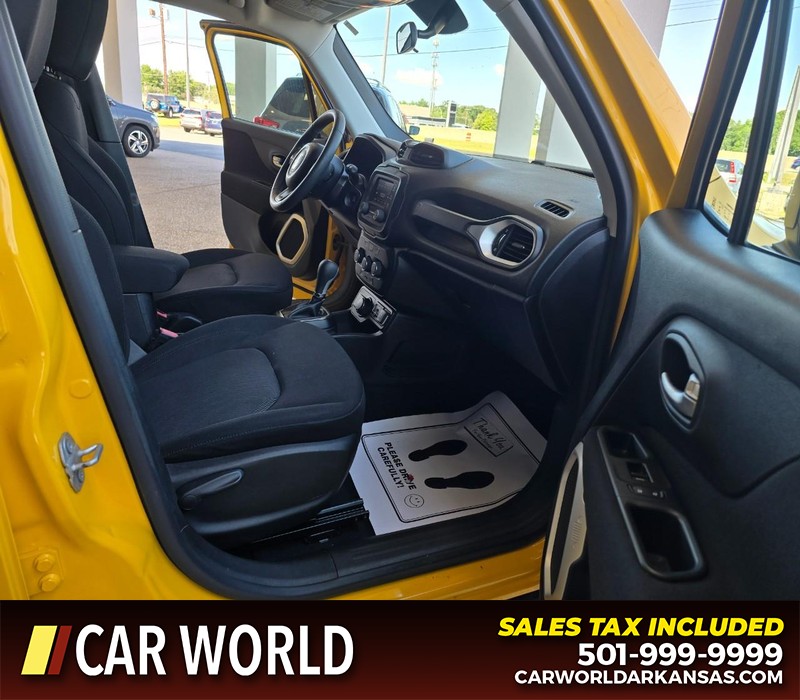 Jeep Renegade Vehicle Full-screen Gallery Image 10