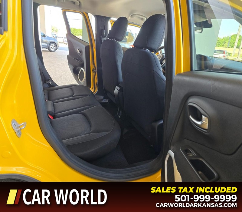 Jeep Renegade Vehicle Full-screen Gallery Image 11