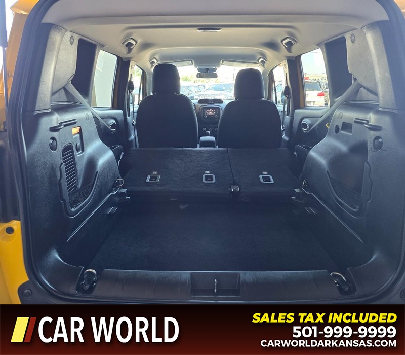 Jeep Renegade Vehicle Full-screen Gallery Image 13