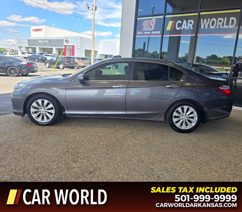 Honda Accord Sedan Vehicle Full-screen Gallery Image 4