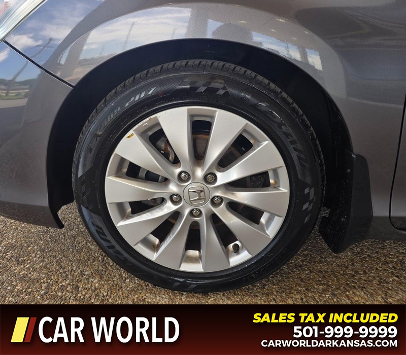 Honda Accord Sedan Vehicle Full-screen Gallery Image 6