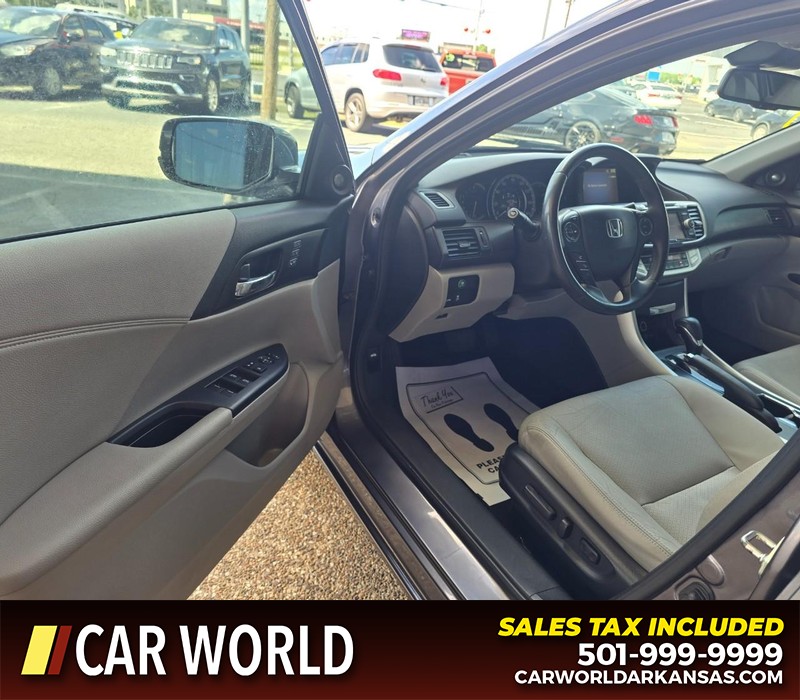 Honda Accord Sedan Vehicle Full-screen Gallery Image 7