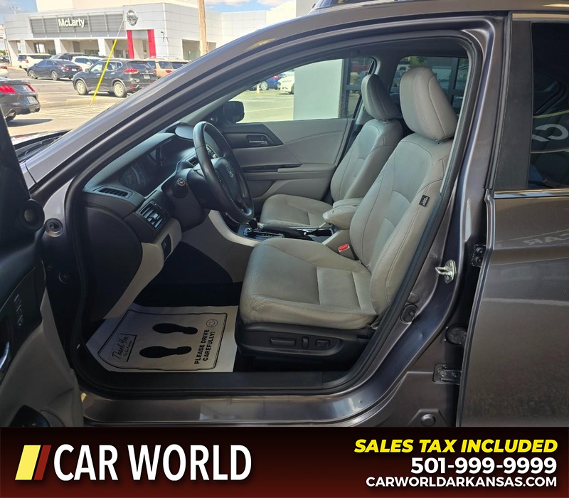 Honda Accord Sedan Vehicle Full-screen Gallery Image 8