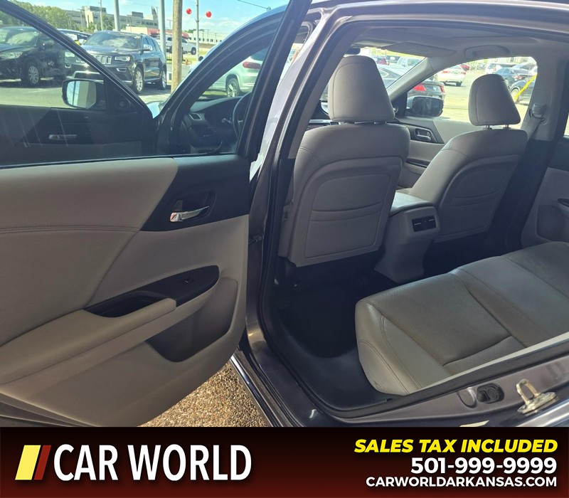 Honda Accord Sedan Vehicle Full-screen Gallery Image 9