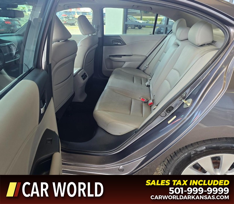 Honda Accord Sedan Vehicle Full-screen Gallery Image 10