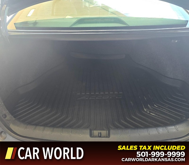 Honda Accord Sedan Vehicle Full-screen Gallery Image 13