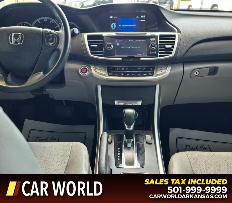 Honda Accord Sedan Vehicle Full-screen Gallery Image 17