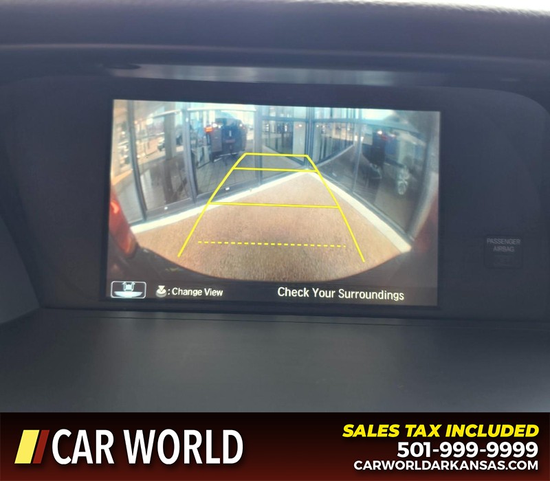 Honda Accord Sedan Vehicle Full-screen Gallery Image 18