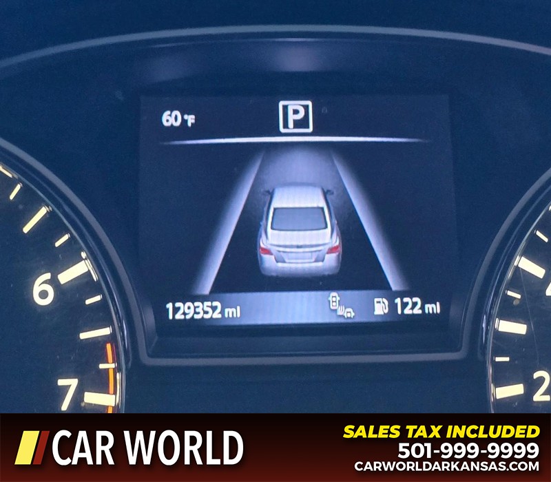 Nissan Altima Vehicle Full-screen Gallery Image 17