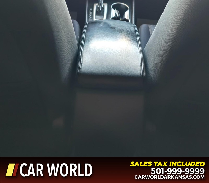 Nissan Altima Vehicle Full-screen Gallery Image 20