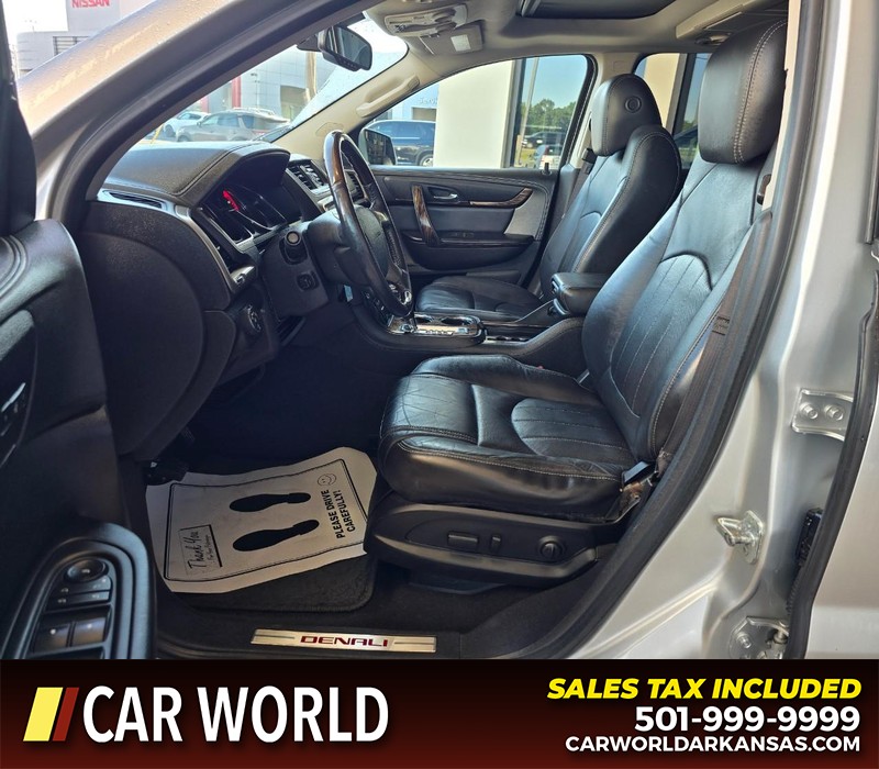 GMC Acadia Vehicle Full-screen Gallery Image 8
