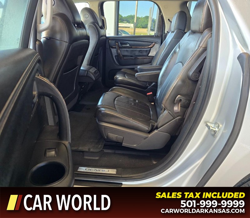 GMC Acadia Vehicle Full-screen Gallery Image 10