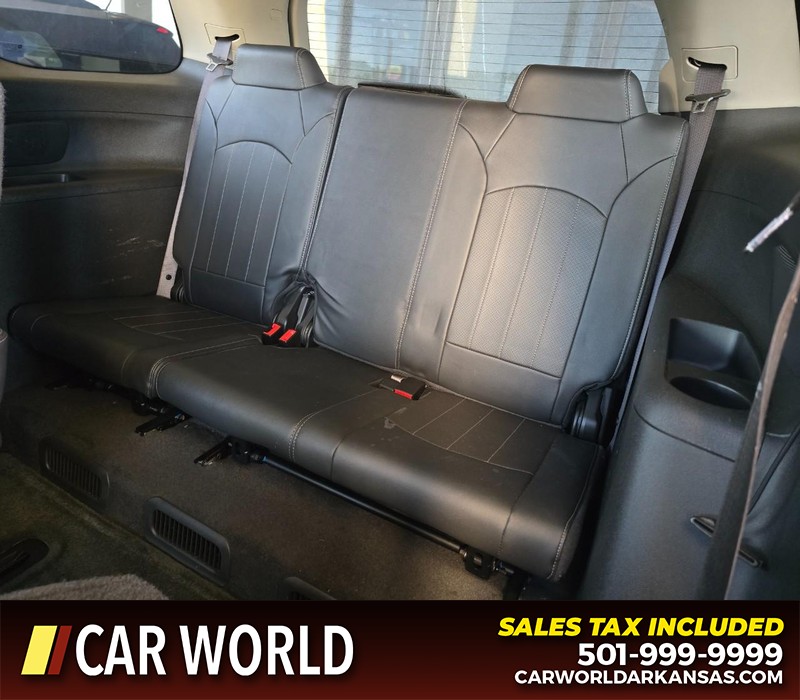 GMC Acadia Vehicle Full-screen Gallery Image 11