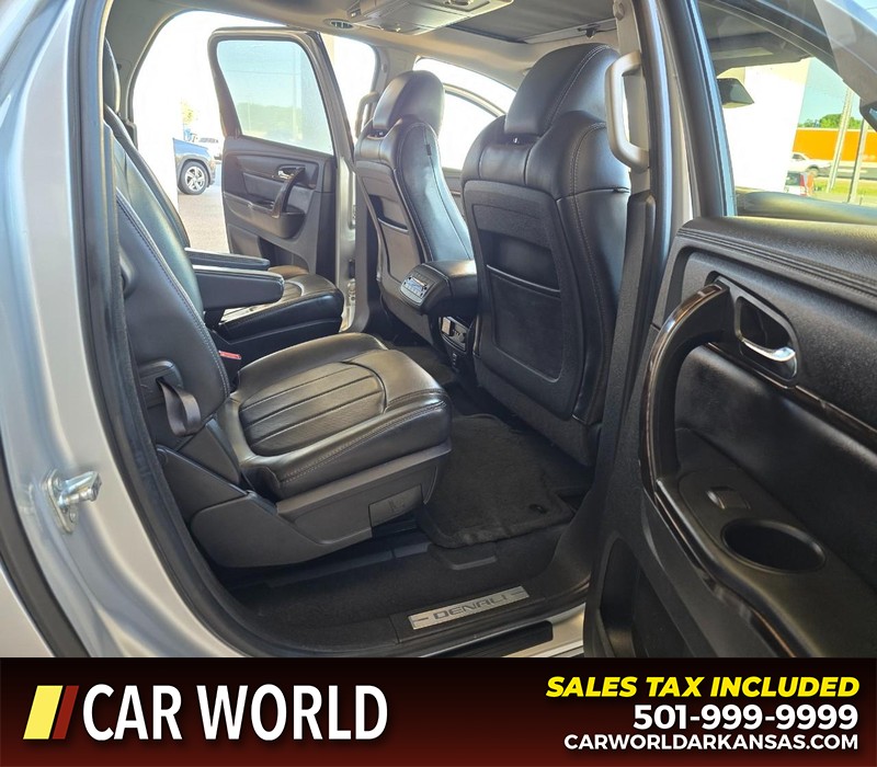 GMC Acadia Vehicle Full-screen Gallery Image 13
