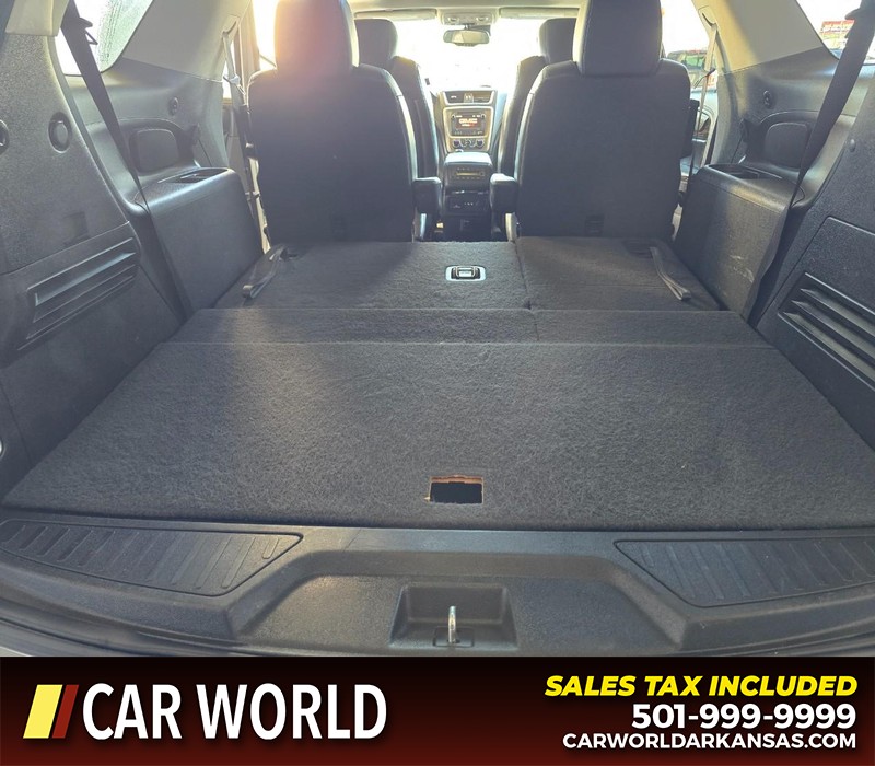 GMC Acadia Vehicle Full-screen Gallery Image 16
