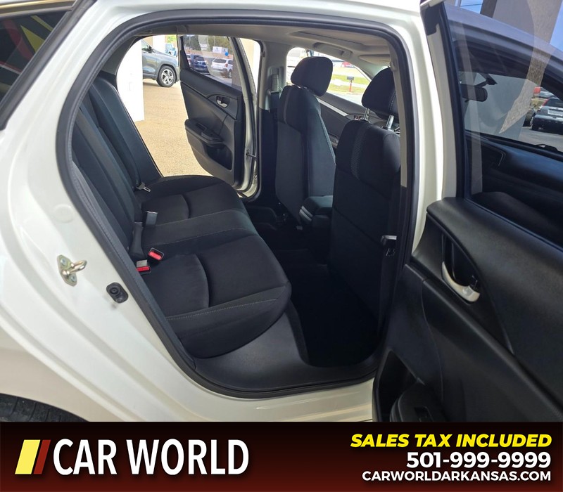 Honda Civic Sedan Vehicle Full-screen Gallery Image 12