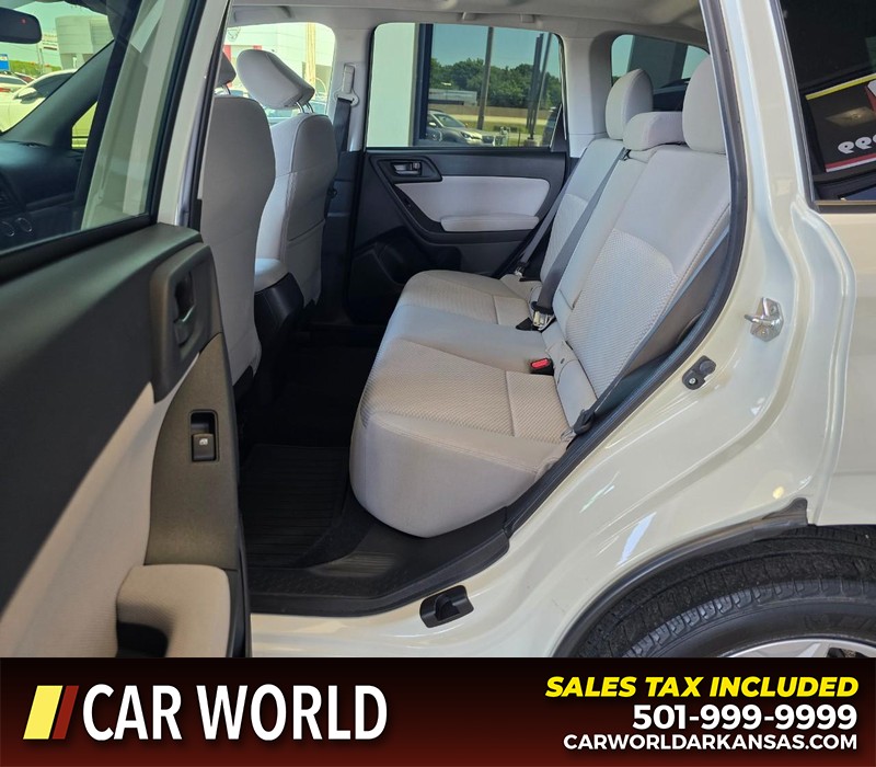 Subaru Forester Vehicle Full-screen Gallery Image 10
