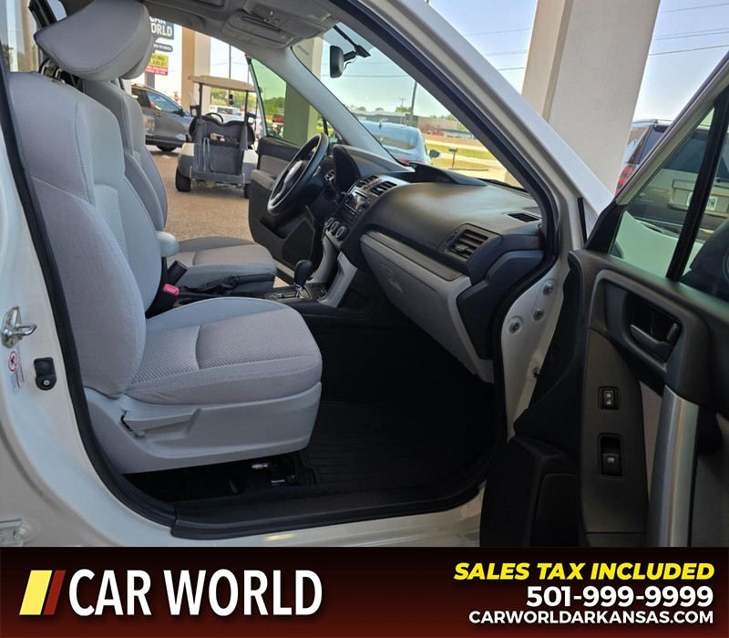 Subaru Forester Vehicle Full-screen Gallery Image 11