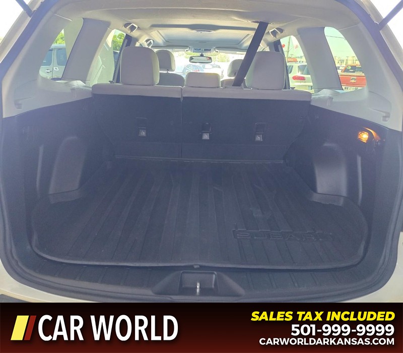 Subaru Forester Vehicle Full-screen Gallery Image 13