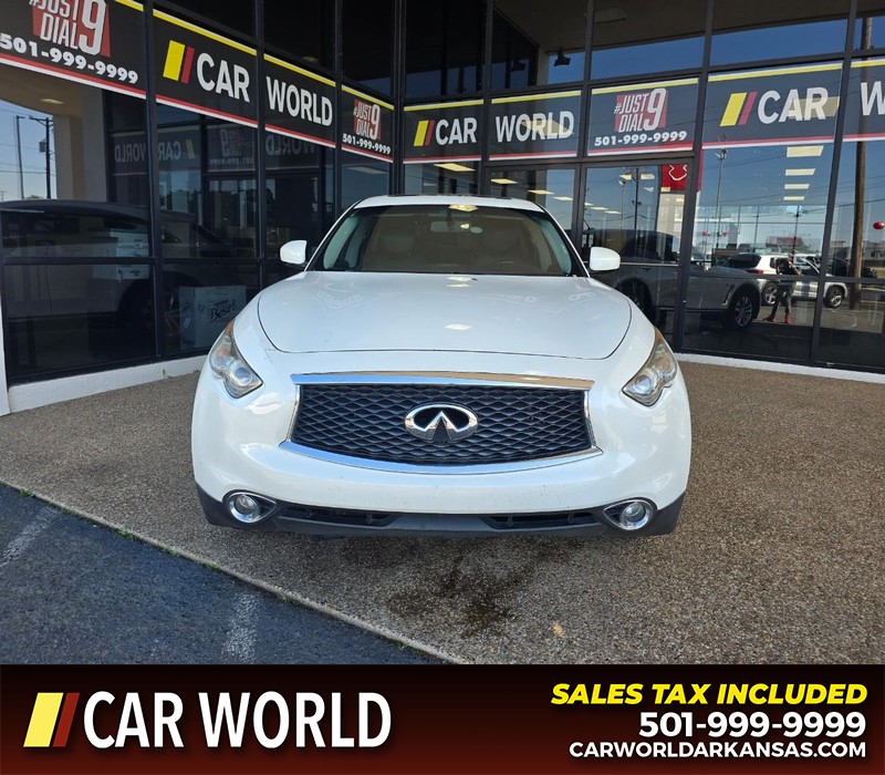 INFINITI QX70 Vehicle Full-screen Gallery Image 2