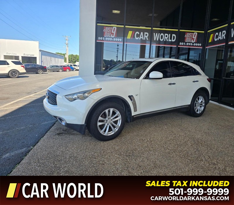 INFINITI QX70 Vehicle Full-screen Gallery Image 3