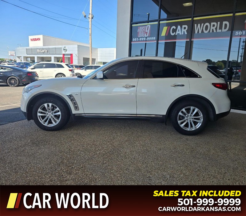 INFINITI QX70 Vehicle Full-screen Gallery Image 4