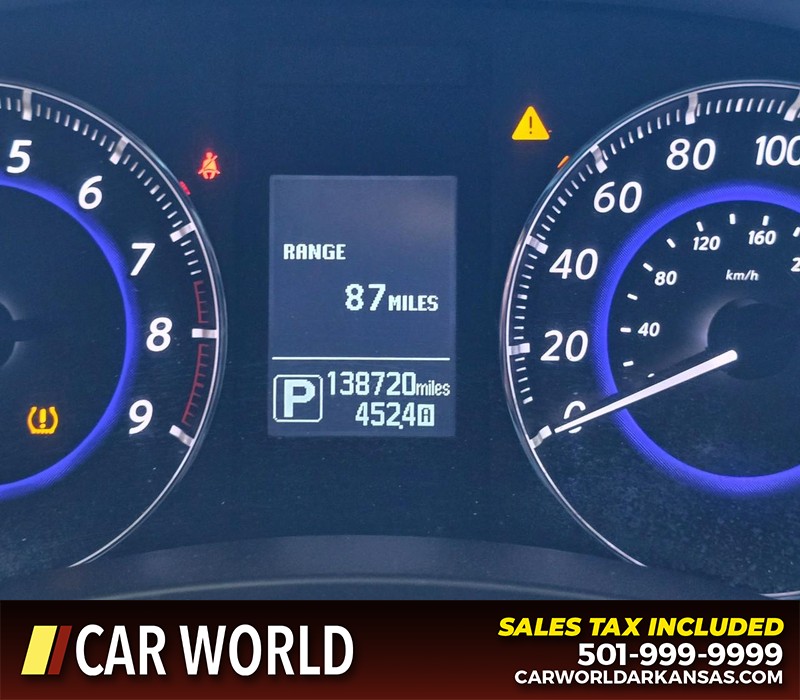 INFINITI QX70 Vehicle Full-screen Gallery Image 16