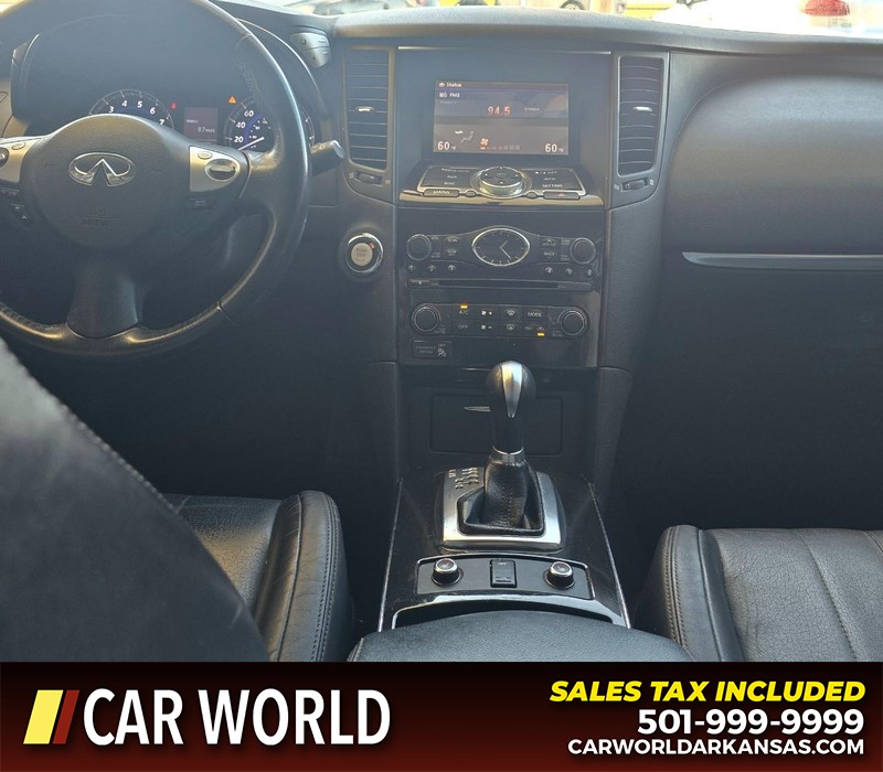 INFINITI QX70 Vehicle Full-screen Gallery Image 18