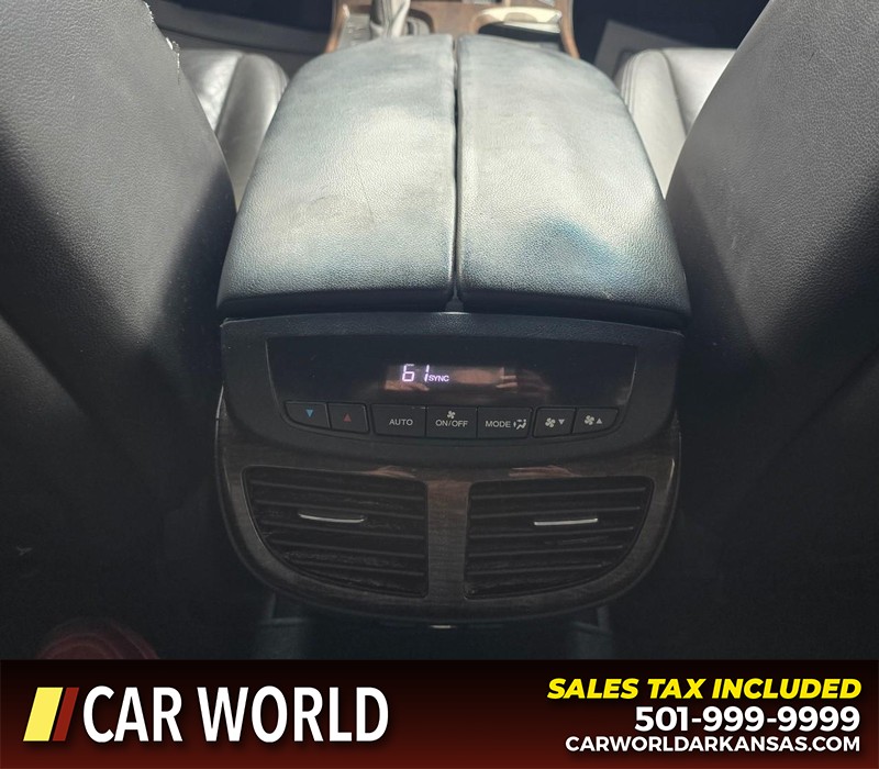 Acura MDX Vehicle Full-screen Gallery Image 24