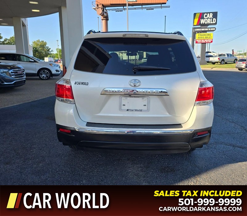 Toyota Highlander Vehicle Full-screen Gallery Image 5