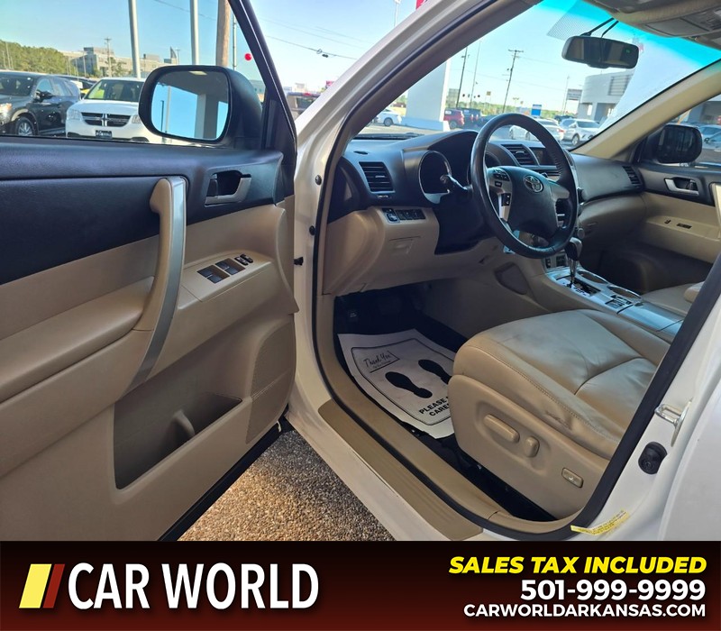 Toyota Highlander Vehicle Full-screen Gallery Image 7