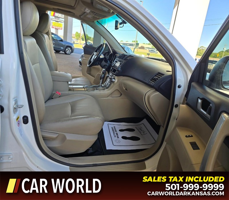 Toyota Highlander Vehicle Full-screen Gallery Image 12