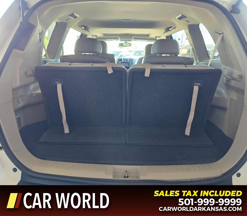Toyota Highlander Vehicle Full-screen Gallery Image 15
