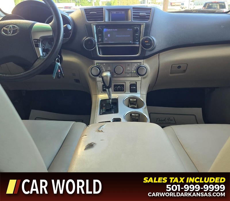 Toyota Highlander Vehicle Full-screen Gallery Image 21