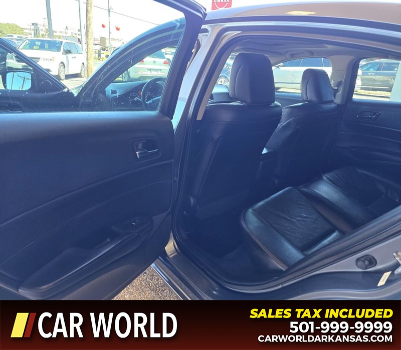 Acura ILX Vehicle Full-screen Gallery Image 9
