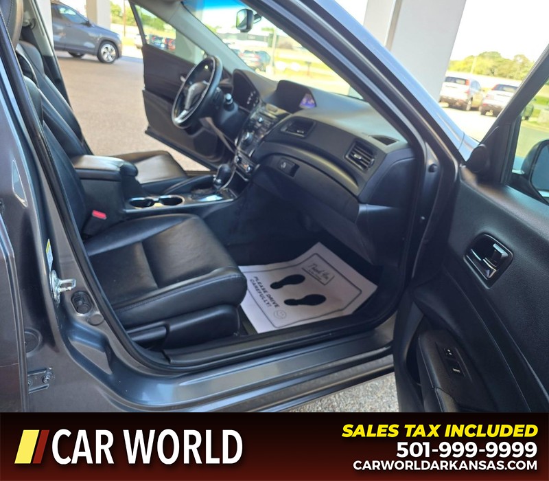 Acura ILX Vehicle Full-screen Gallery Image 11