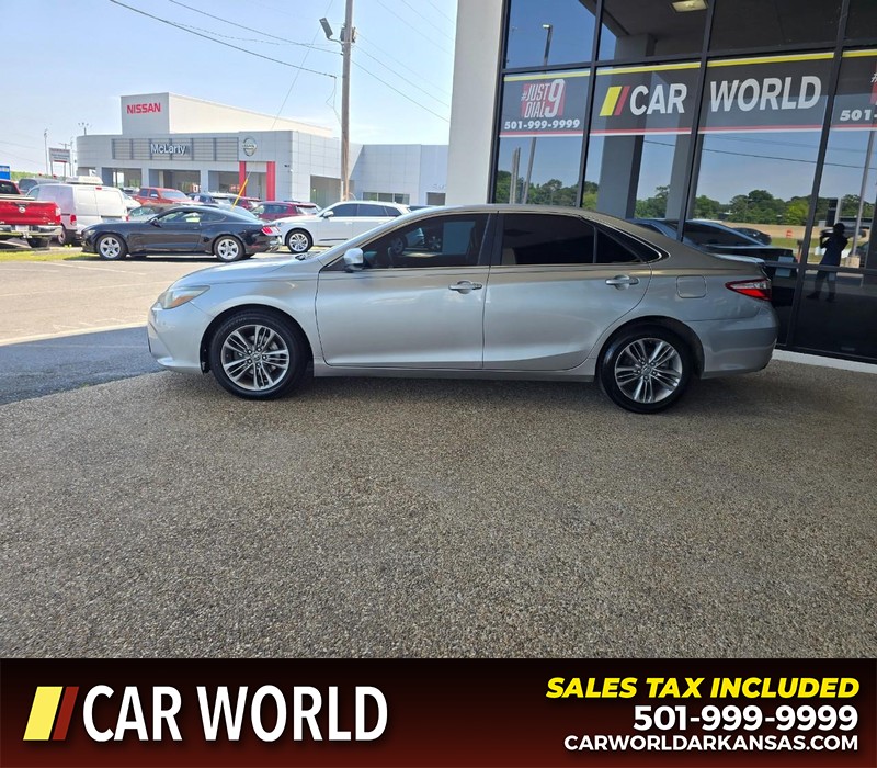 Toyota Camry Vehicle Full-screen Gallery Image 4