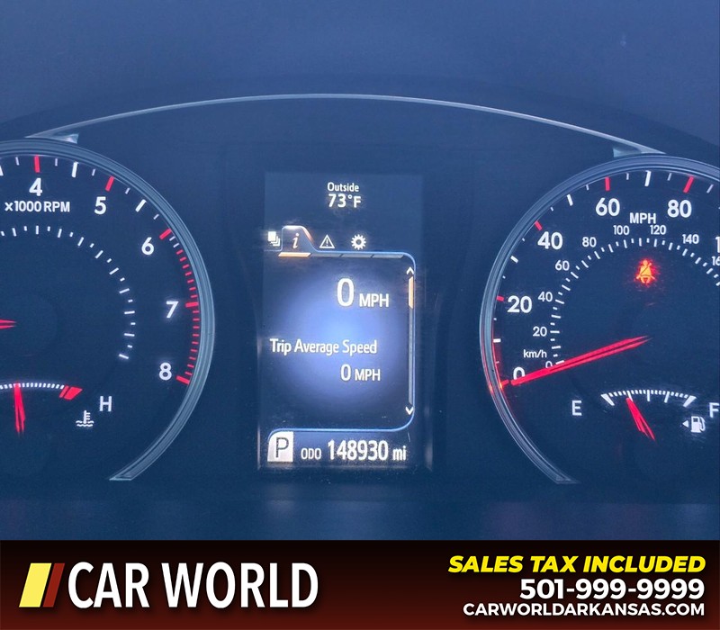 Toyota Camry Vehicle Full-screen Gallery Image 16