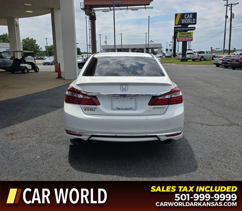 Honda Accord Sedan Vehicle Full-screen Gallery Image 5